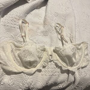 Elegant Aerie Lace Underwire Push-up without the pads Bra - Cream Sz 36B